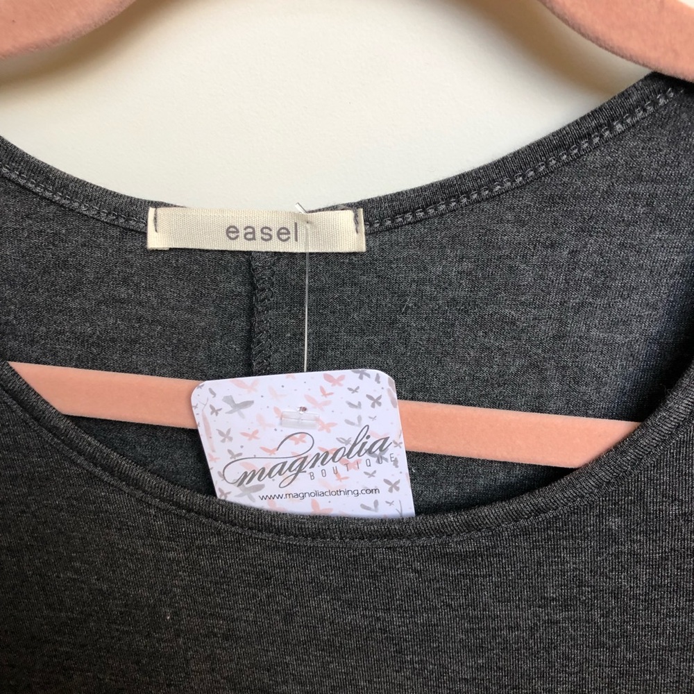 Easel Long Gray Tunic - Ruffle Bottom - Picture 2 of 4
